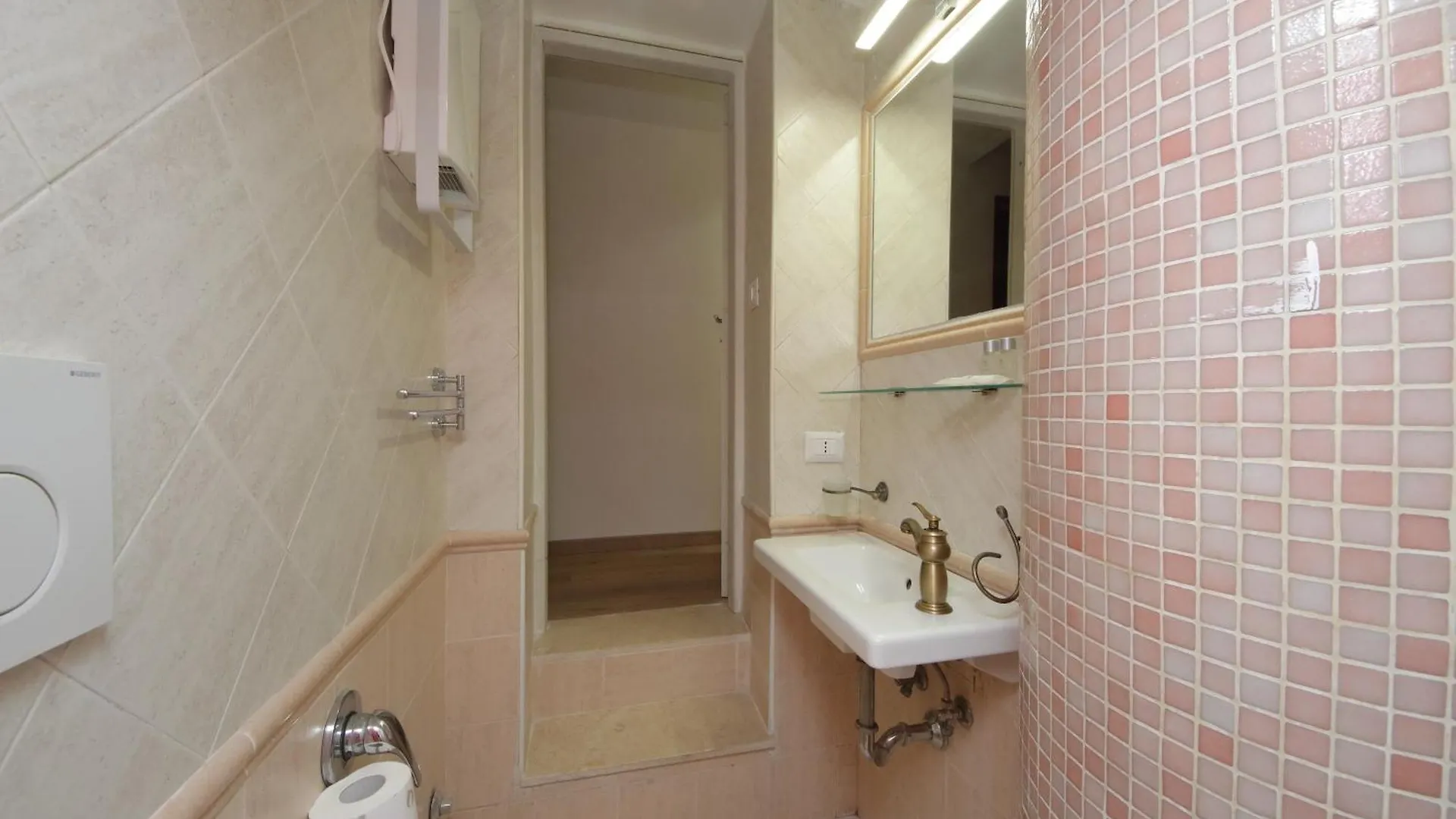 Ych-Lovely Apartment Near Termini Station Rome 0*,  Italy