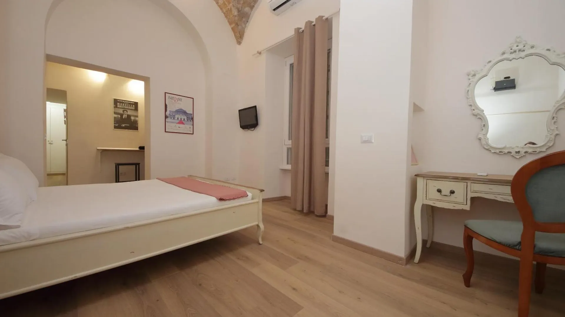 Ych-Lovely Apartment Near Termini Station Rome 0*,