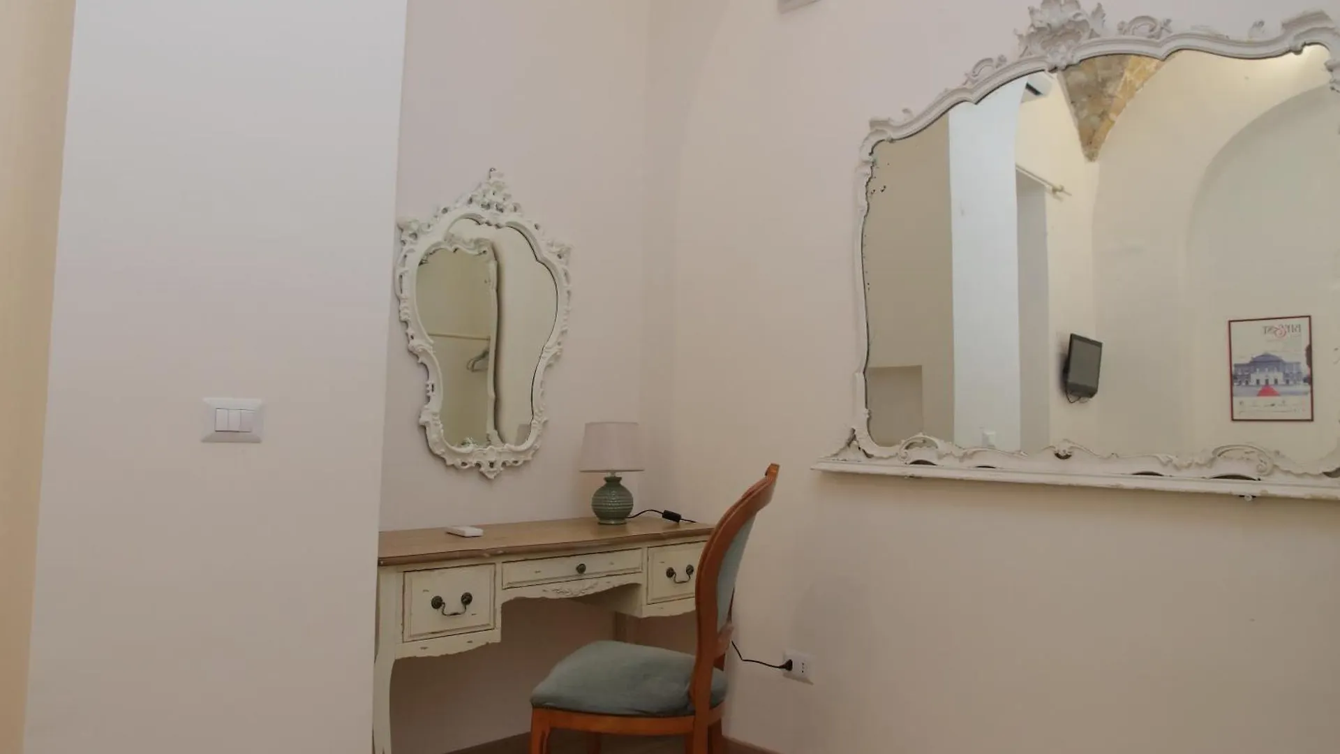Ych-Lovely Apartment Near Termini Station Rome