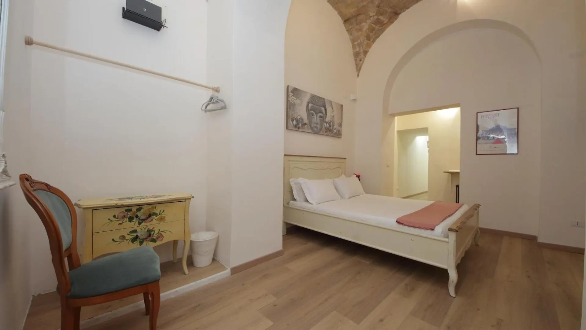 Ych-Lovely Apartment Near Termini Station Rome Italy