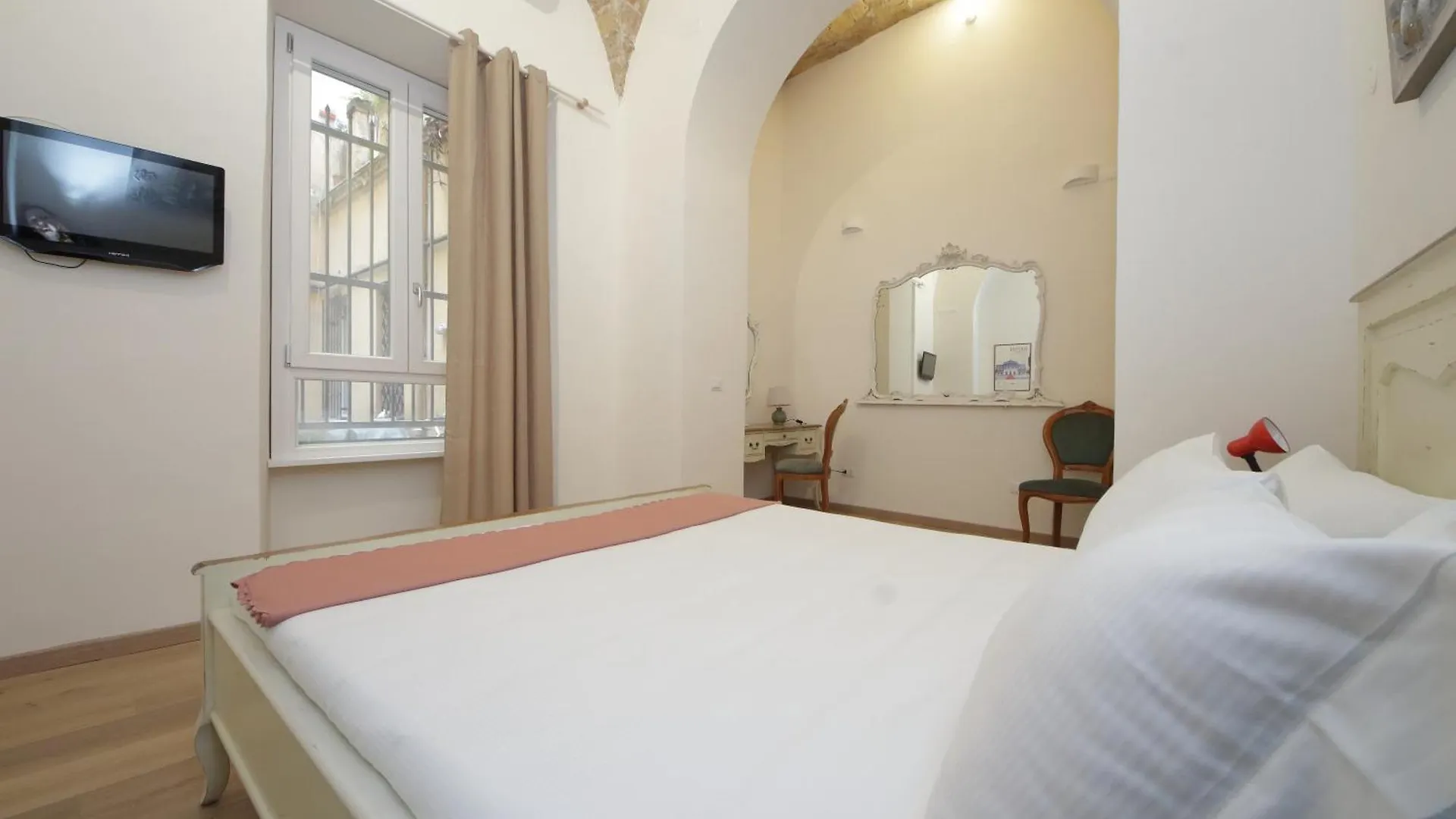 Ych-Lovely Apartment Near Termini Station Rome